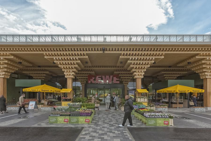 Rewe Supermarkt mit Dachfarm Rundschau